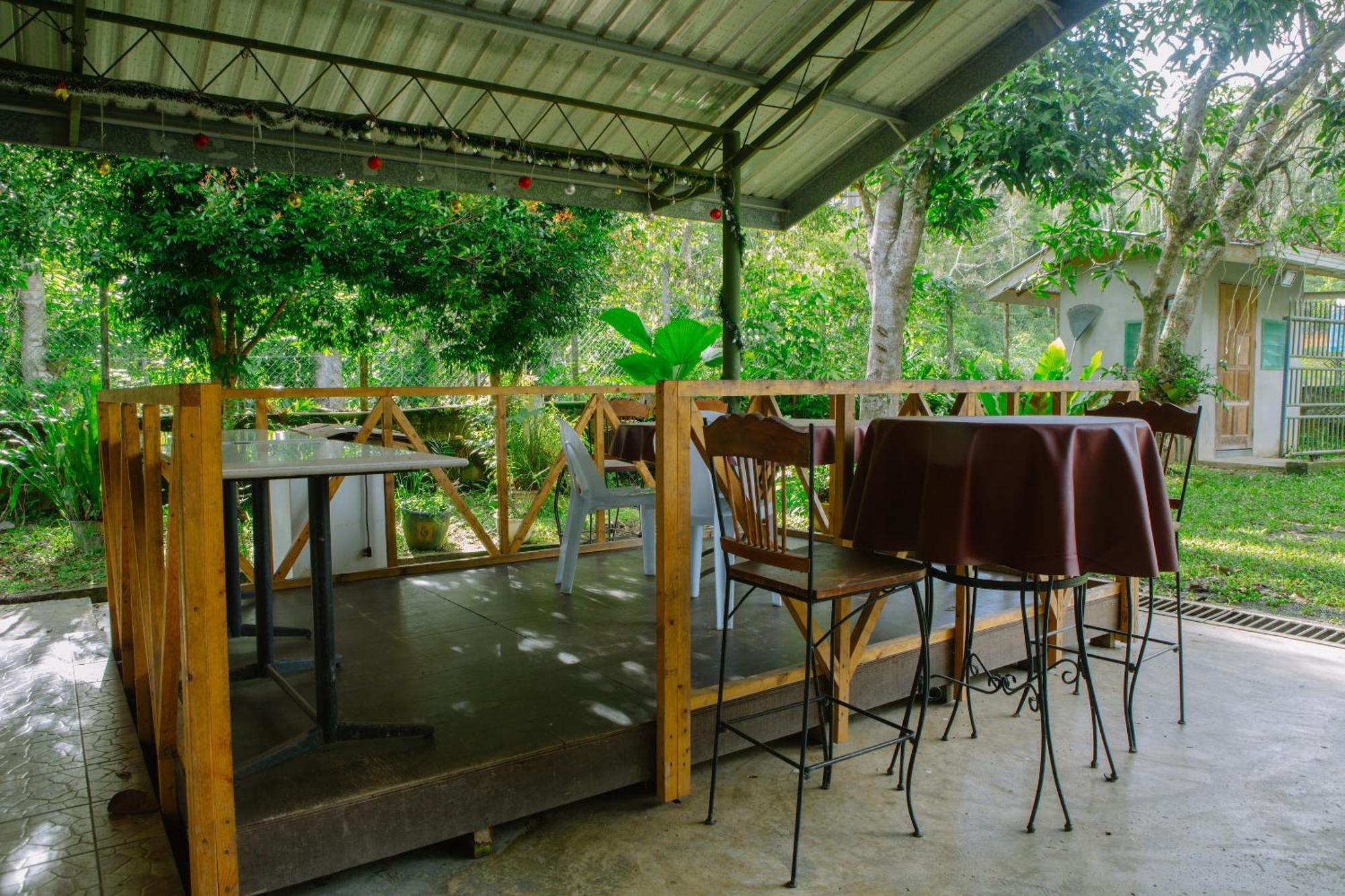 Oyo 90037 The 7 Lodge Tambunan Kültér fotó