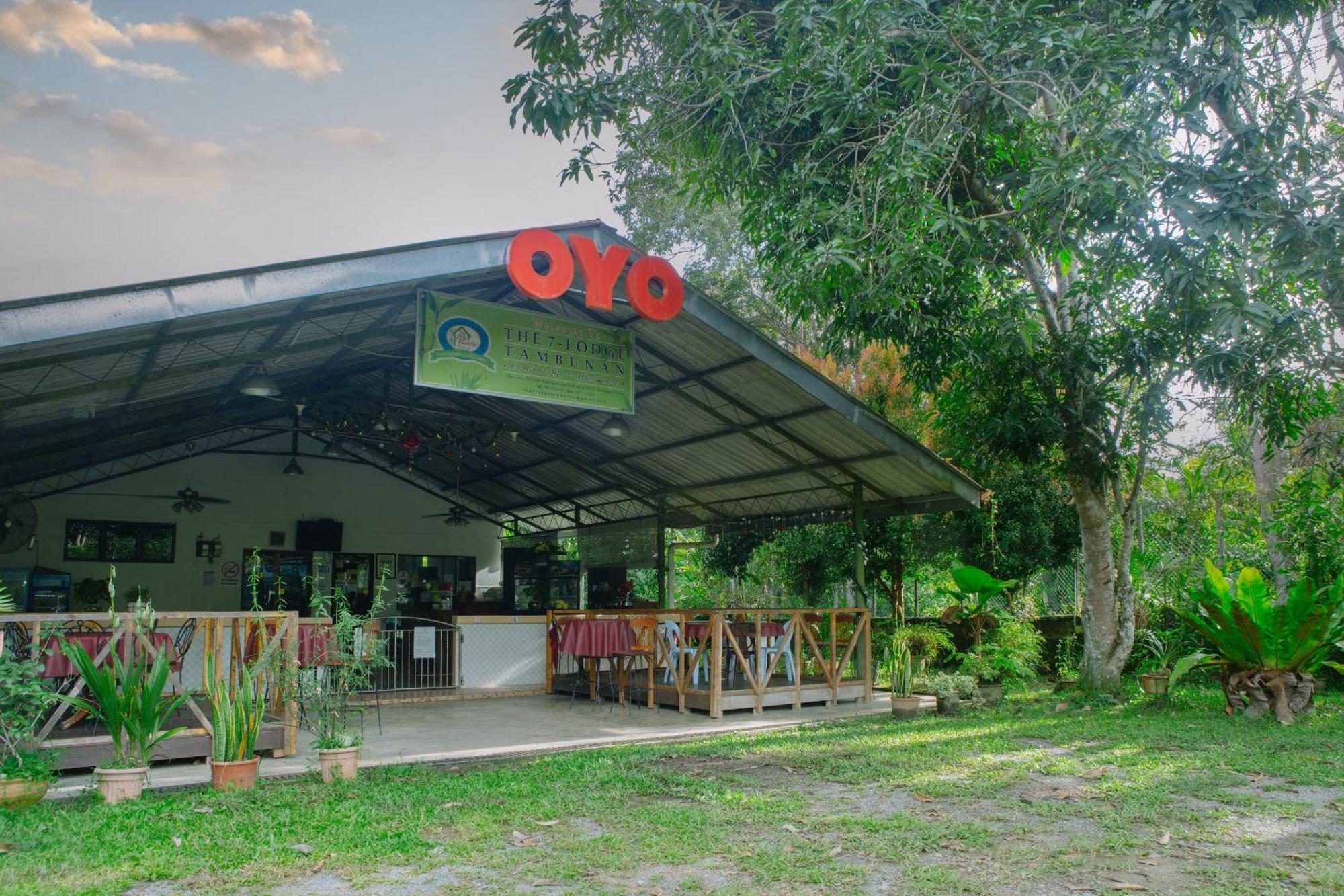 Oyo 90037 The 7 Lodge Tambunan Kültér fotó